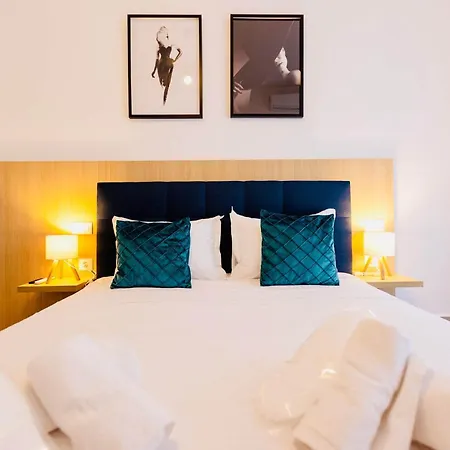 Hubix - Casa Del Mar C1 *